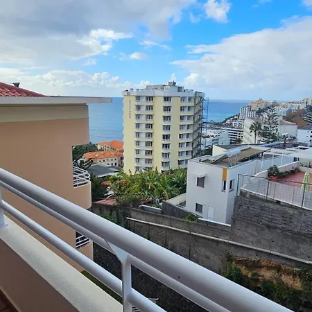 Апартаменты Atlantic Breeze - Free Parking