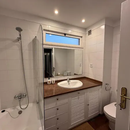 Atlantic Breeze - Free Parking Apartment